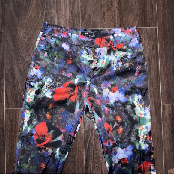 H&M Multicolor Floral Ankle Pants - Picture 5 of 6